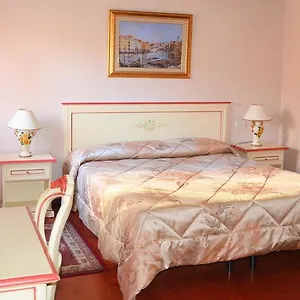 Holidays 2*, Venedig Italien